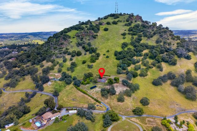 8950 W Butte Mountain Ln, Jackson, CA 95642