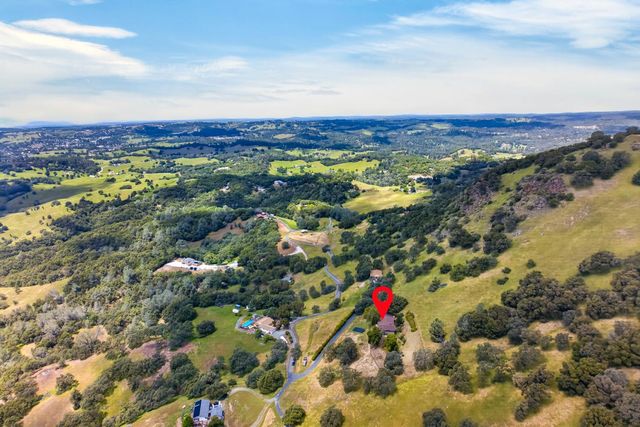 8950 W Butte Mountain Ln, Jackson, CA 95642