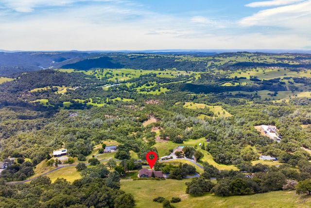 8950 W Butte Mountain Ln, Jackson, CA 95642
