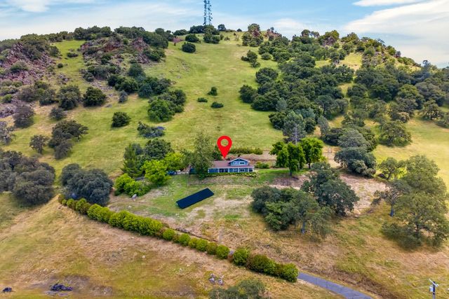 8950 W Butte Mountain Ln, Jackson, CA 95642