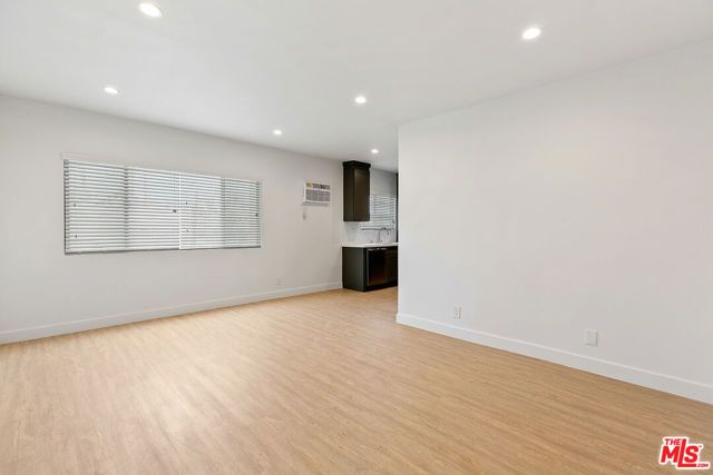 3314 S MENTONE Avenue 8, Los Angeles, CA 90034