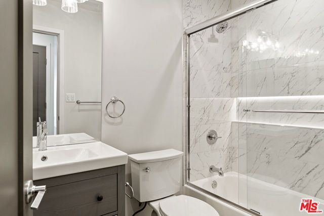 3314 S MENTONE Avenue 8, Los Angeles, CA 90034