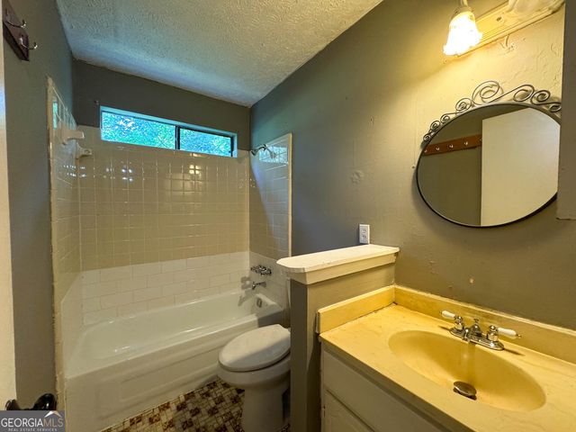 8846 Wesley Place, Jonesboro, GA 30238