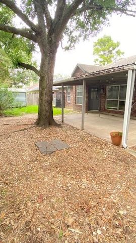 2216 Westminister Street, Pearland, TX 77581