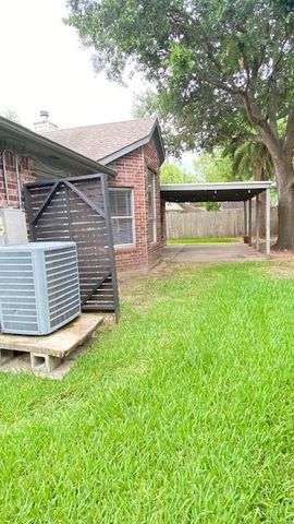 2216 Westminister Street, Pearland, TX 77581