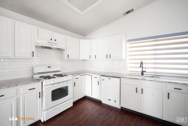 5801 Canoe Court, Bakersfield, CA 93312