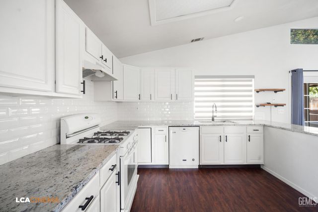 5801 Canoe Court, Bakersfield, CA 93312