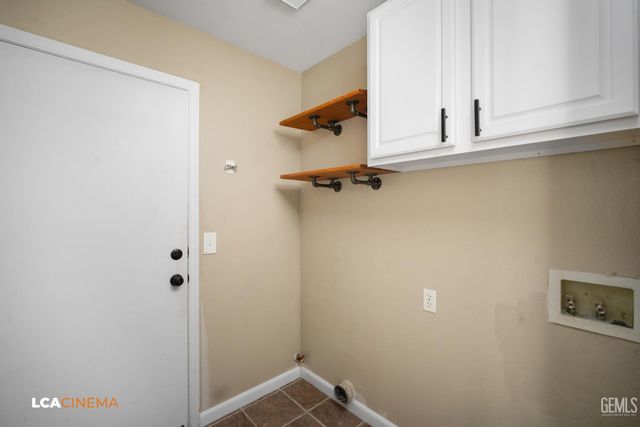 5801 Canoe Court, Bakersfield, CA 93312