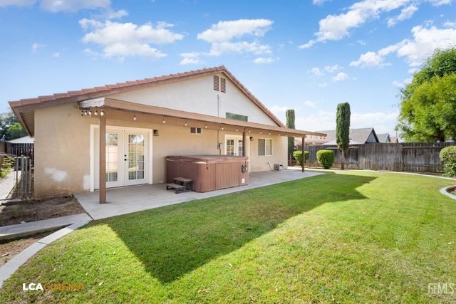 5801 Canoe Court, Bakersfield, CA 93312