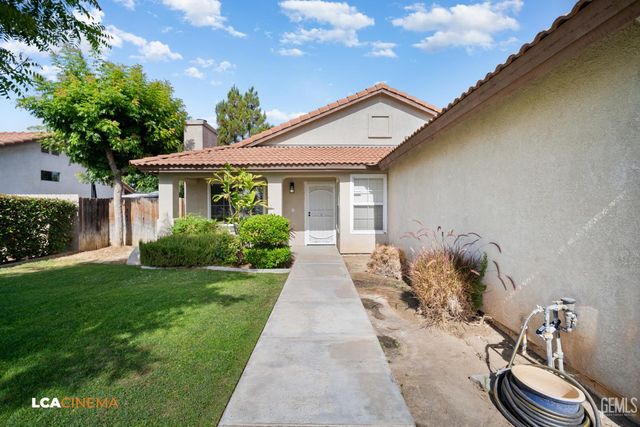 5801 Canoe Court, Bakersfield, CA 93312