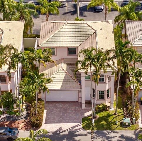 208 SE 15th St, Dania Beach, FL 33004