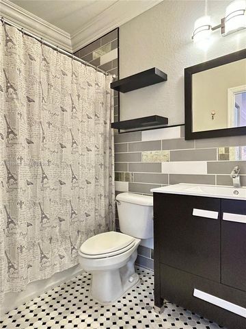 208 SE 15th St, Dania Beach, FL 33004