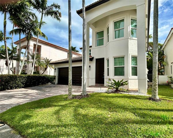 208 SE 15th St, Dania Beach, FL 33004