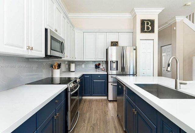 208 SE 15th St, Dania Beach, FL 33004