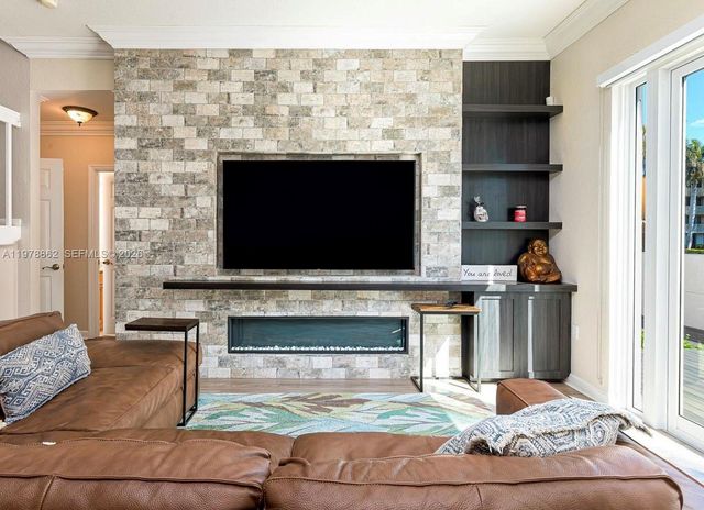 208 SE 15th St, Dania Beach, FL 33004