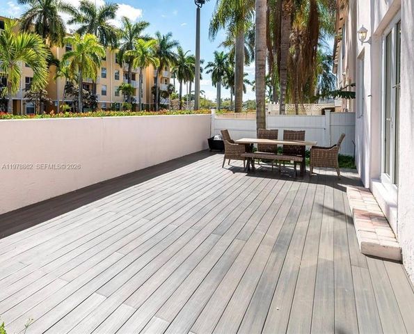 208 SE 15th St, Dania Beach, FL 33004