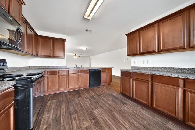 2524 Watersail Drive, Texas City, TX 77568