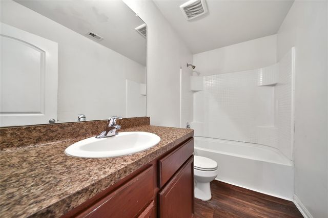 2524 Watersail Drive, Texas City, TX 77568