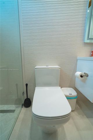 9330 SW 34th St, Miami, FL 33165