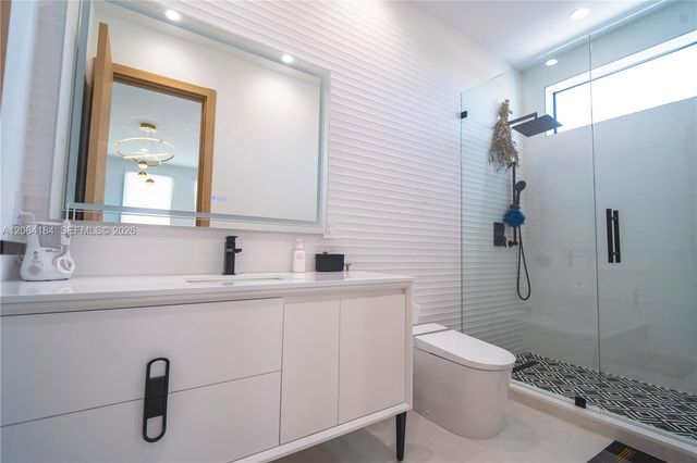 9330 SW 34th St, Miami, FL 33165