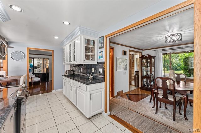 6894 Larkin Street, Salina, NY 13088