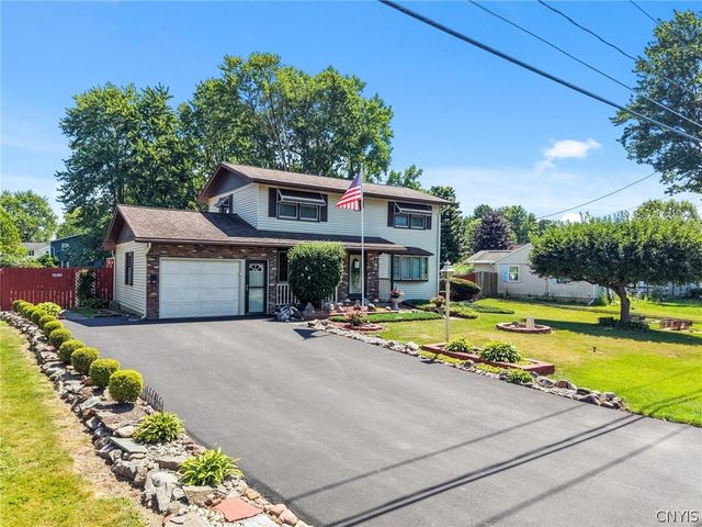 6894 Larkin Street, Salina, NY 13088