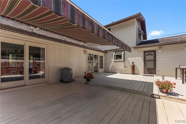 6894 Larkin Street, Salina, NY 13088