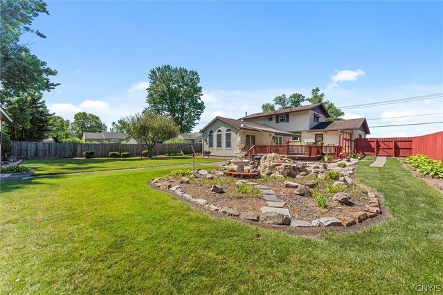 6894 Larkin Street, Salina, NY 13088