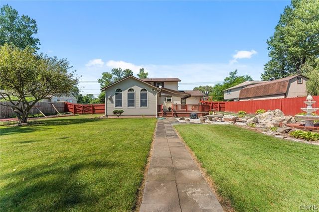 6894 Larkin Street, Salina, NY 13088