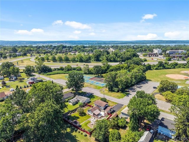 6894 Larkin Street, Salina, NY 13088