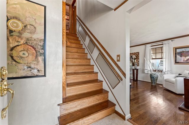 6894 Larkin Street, Salina, NY 13088