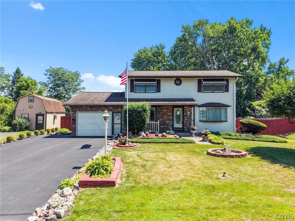 6894 Larkin Street, Salina, NY 13088