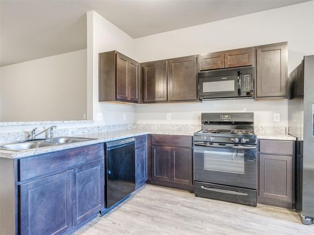 572 Fox Den Drive, Newcastle, OK 73065