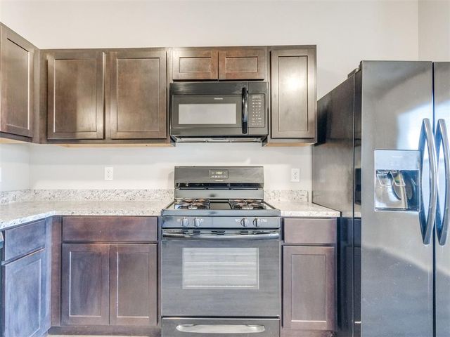 572 Fox Den Drive, Newcastle, OK 73065