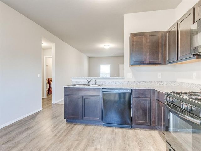 572 Fox Den Drive, Newcastle, OK 73065