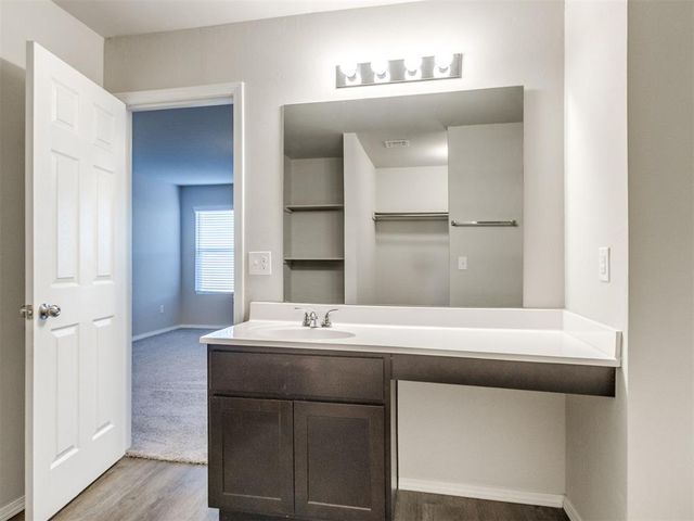 572 Fox Den Drive, Newcastle, OK 73065