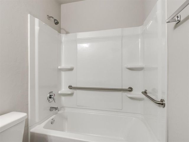 572 Fox Den Drive, Newcastle, OK 73065