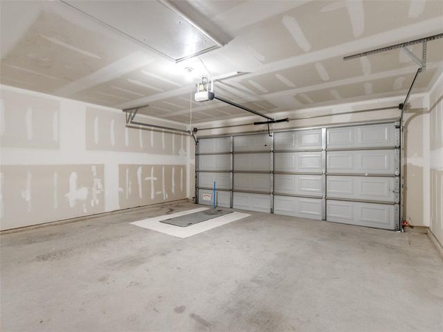 572 Fox Den Drive, Newcastle, OK 73065