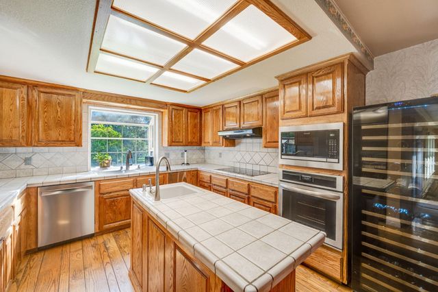 5475 Laird Rd, Loomis, CA 95650