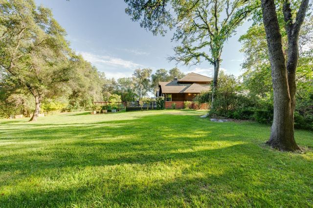 5475 Laird Rd, Loomis, CA 95650