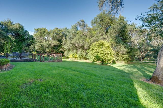 5475 Laird Rd, Loomis, CA 95650