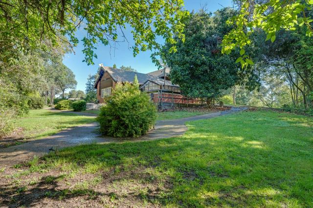 5475 Laird Rd, Loomis, CA 95650