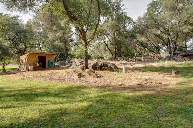 5475 Laird Rd, Loomis, CA 95650