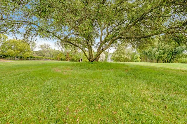 5475 Laird Rd, Loomis, CA 95650