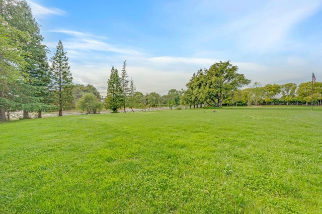 5475 Laird Rd, Loomis, CA 95650
