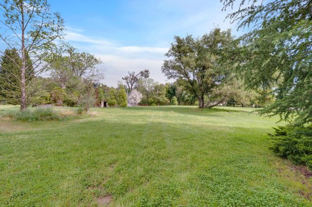 5475 Laird Rd, Loomis, CA 95650