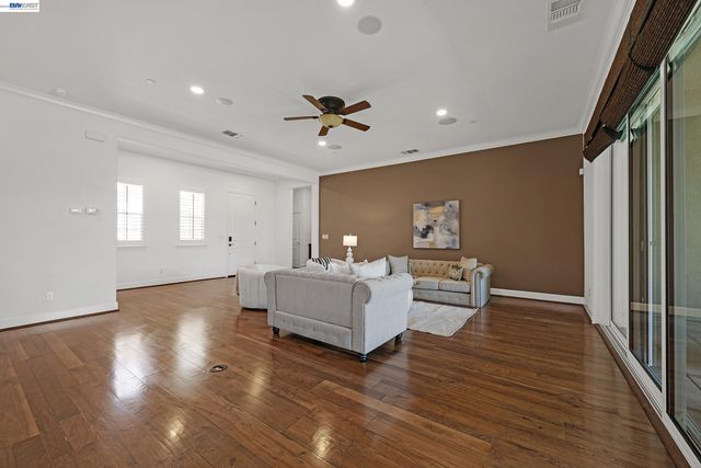 2771 Manresa Shore Ln, Oakley, CA 94561