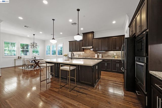 2771 Manresa Shore Ln, Oakley, CA 94561