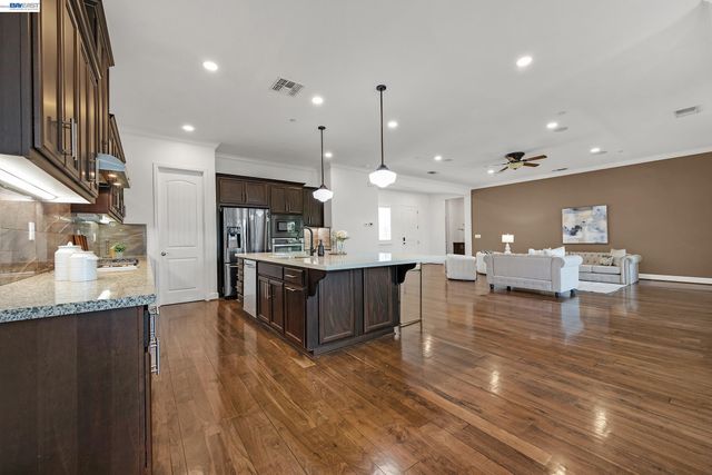 2771 Manresa Shore Ln, Oakley, CA 94561