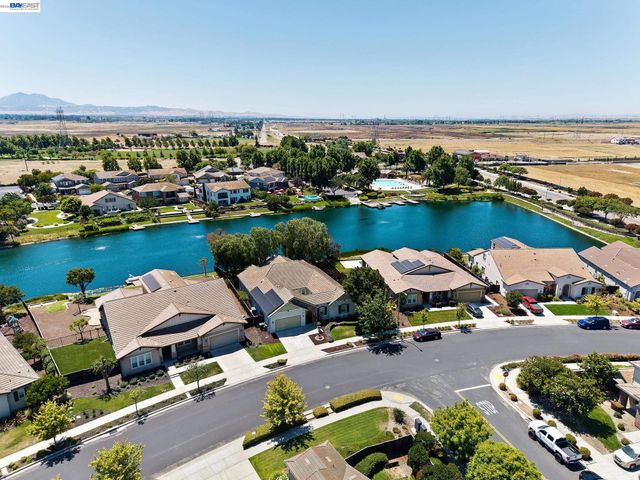 2771 Manresa Shore Ln, Oakley, CA 94561
